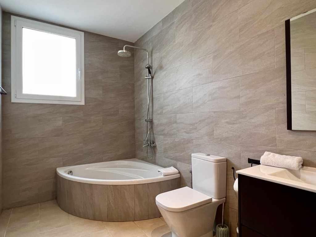 Casa Mas Ambros Con Piscina Desbordante Villa Calonge  Buitenkant foto